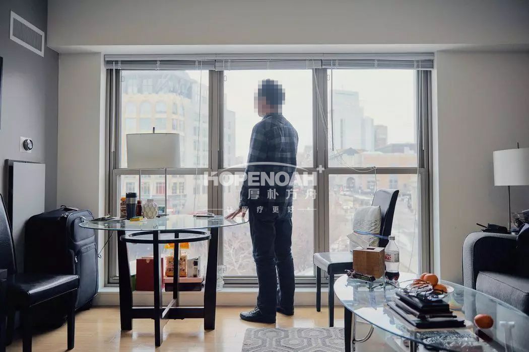 ▲患癌赴美求醫(yī)的蘇先生，在波士頓厚樸之家